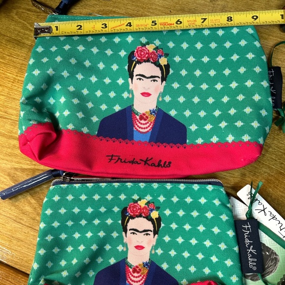 Makeup pouch bundle - Picture 4 of 11